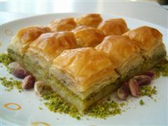 tatli siparisi essiz lezzette 1 kilo fistikli baklava Batkent yurtii iek siparii 